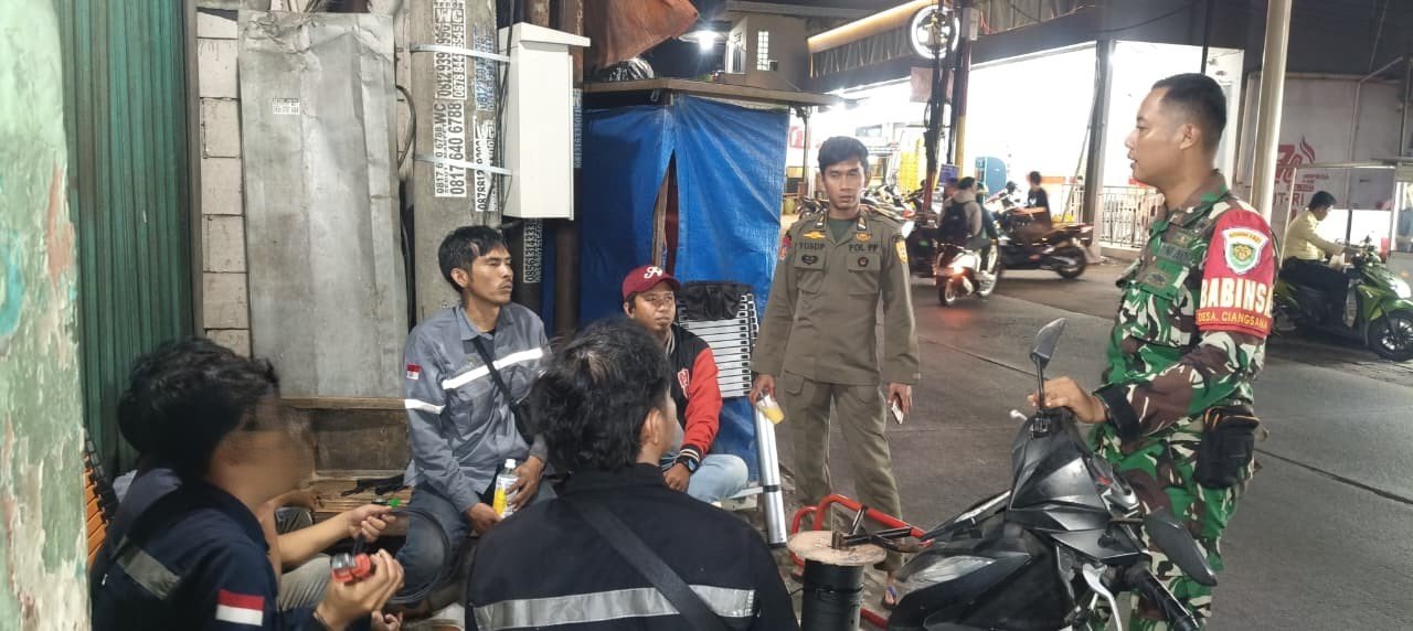 DIGITALISASI DESA CIANGSANA